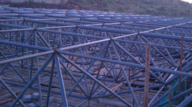 灌南概述网架加工中对钢材的质量的过细恳求